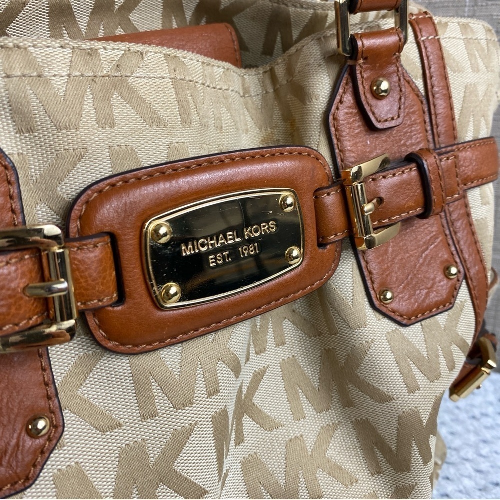 Michael Kors Large Gansevoort Tote‎ in Signature Monogram Beige Jacquard/Leather - Picture 3 of 16